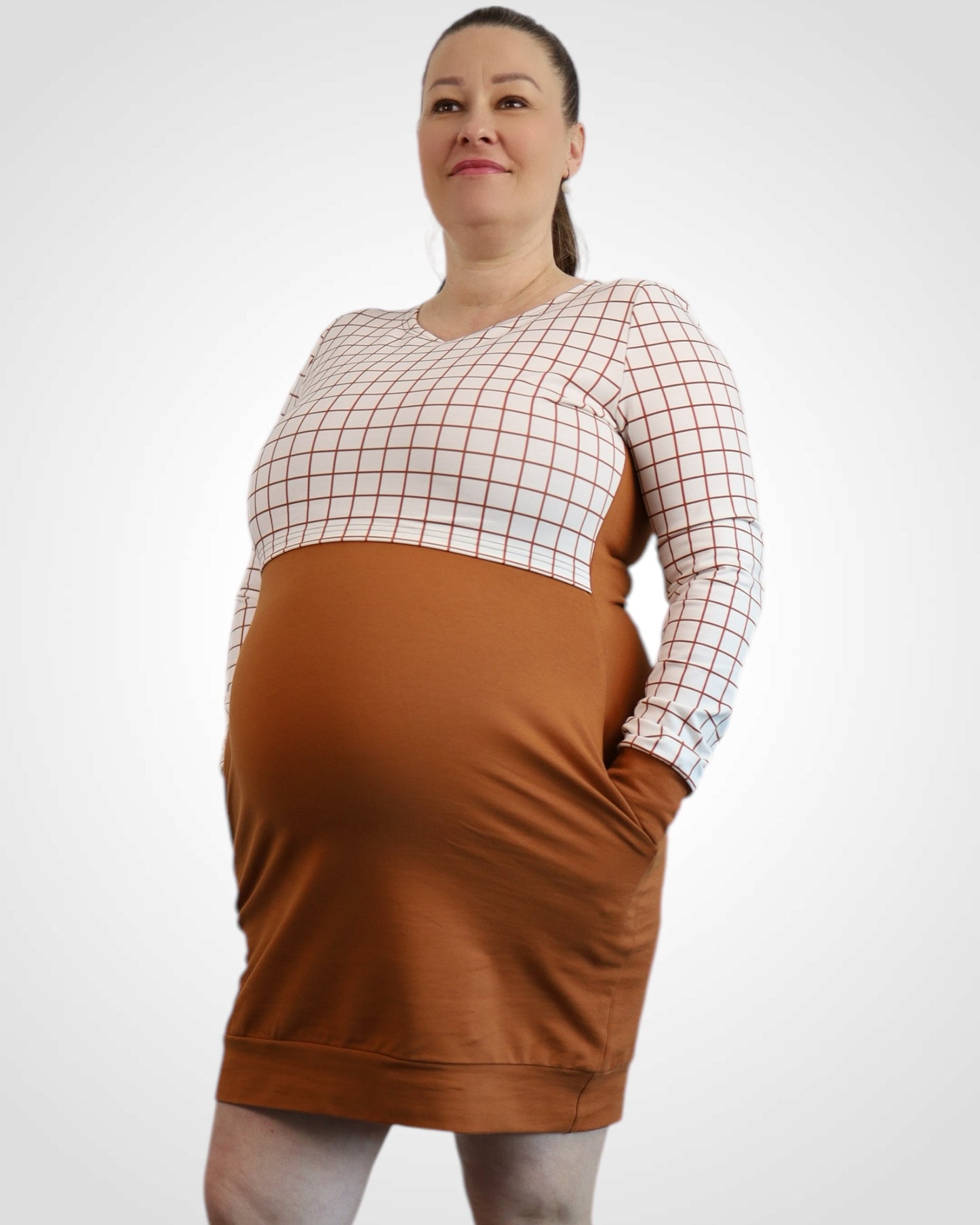 Šaty na dojčenie z nepočesanej teplákoviny Brown Grid