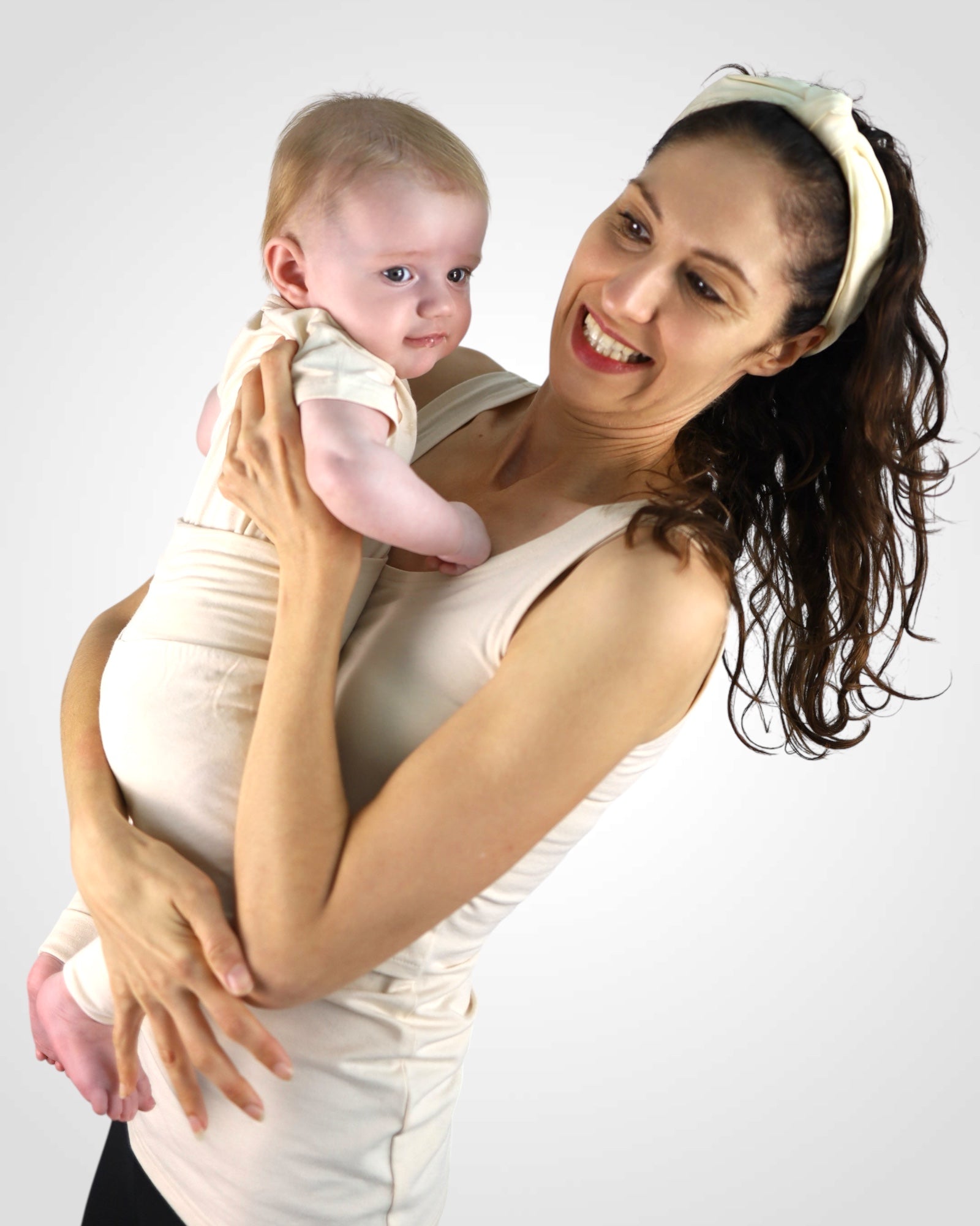 Detské rastúce body z BIO bavlny matchy matchy mama - dcéra – jemné a priedušné body pre bábätká, nefarbené vo verzii Natural - pohľad zboku.