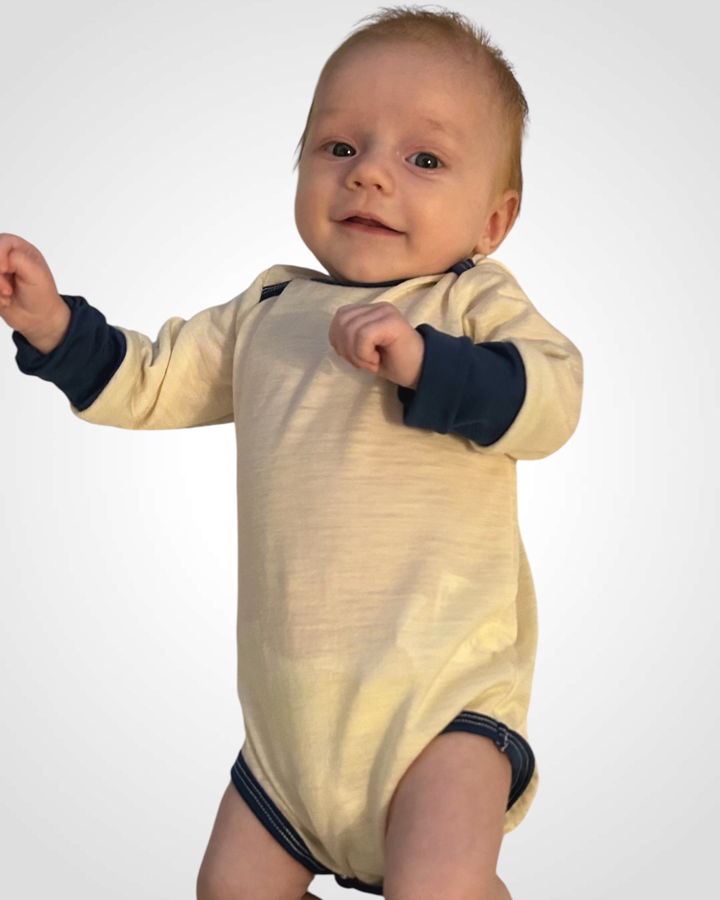 Detské rastúce body z merina Natural s lemom v rôznych farbách