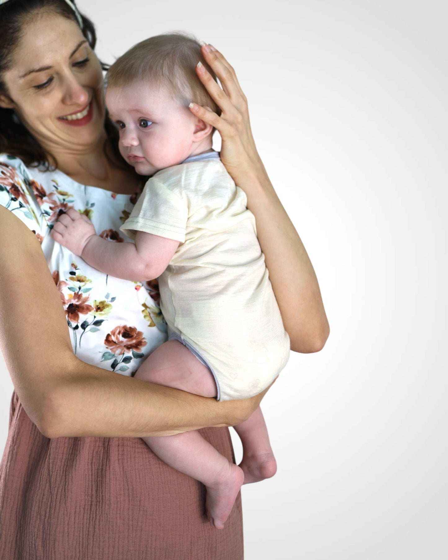 Detské rastúce body z merina Natural s lemom v rôznych farbách