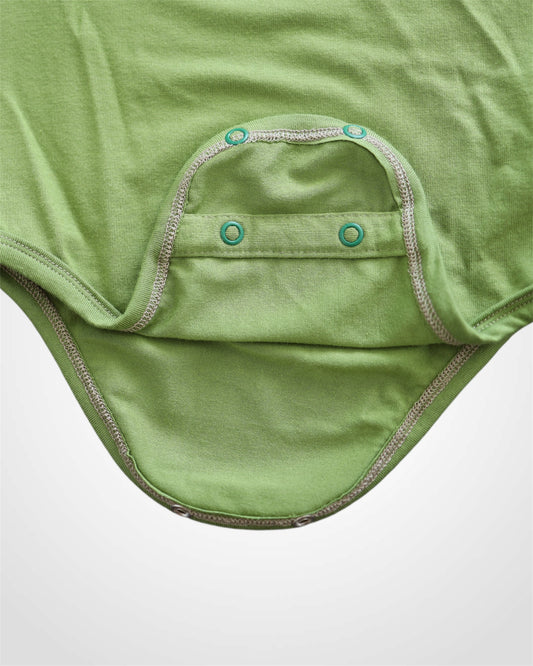 Dva rady cvokov pre prispôsobenie sa rastu bábätka.