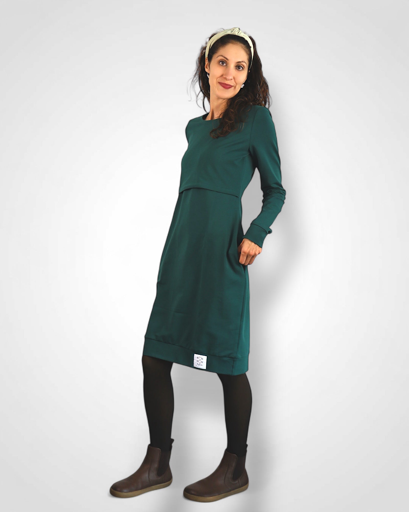 Pohodlné šaty z teplákoviny pre mamy – tehotenské, kojo aj nosiace.