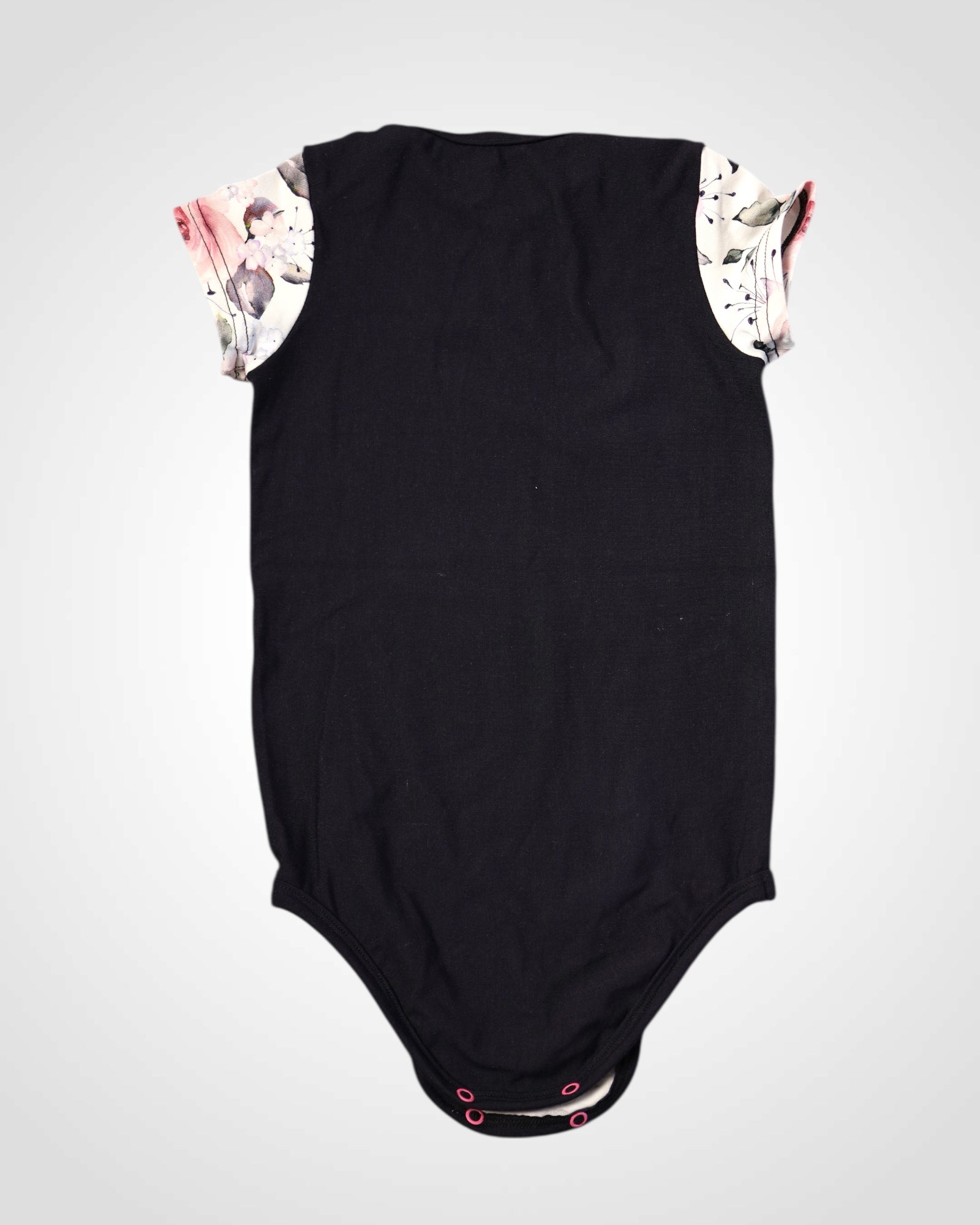 Pohľad zozadu na na detské rastúce body.