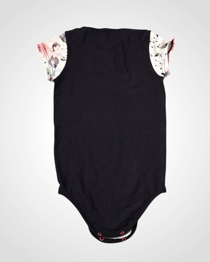 Pohľad zozadu na na detské rastúce body.